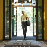 - The Niu, Dwarf Schoeneberg By Ihg Hotel 3*
