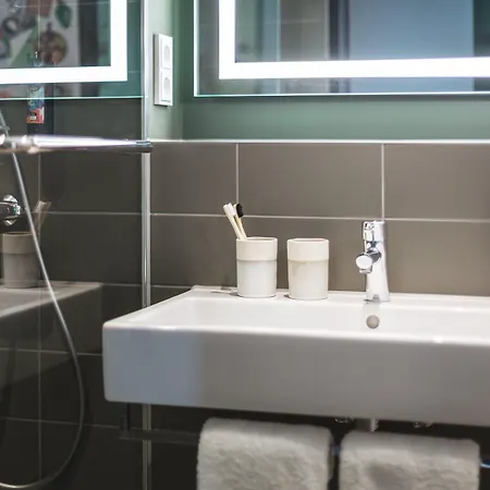 - The Niu, Dwarf Schoeneberg By Ihg 3*